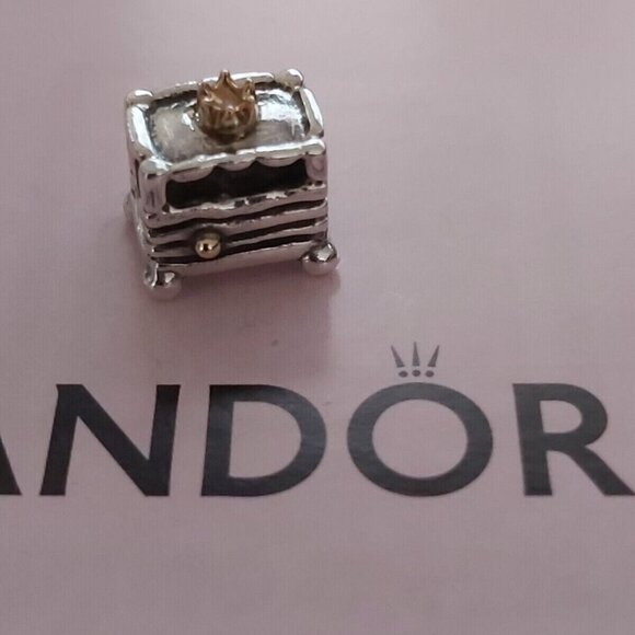 Auth Pandora *RETIRED* Sterling Silver & 14k Princess and the Pea Charm 790320 - Picture 1 of 15